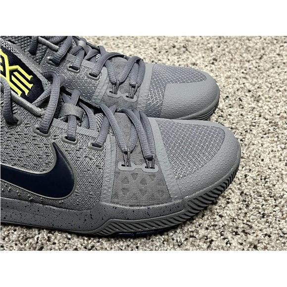 Nike kyrie 3 Cool Grey Almost New - Picture 6 of 13